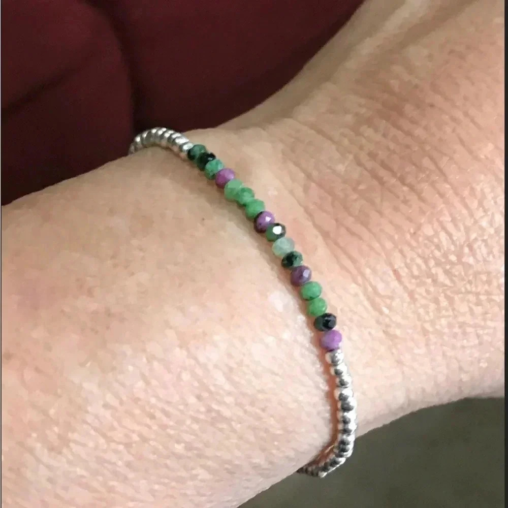 Dainty bracelet, Green Bracelet, Silver Bracelet, Handmade Beaded Bracelet